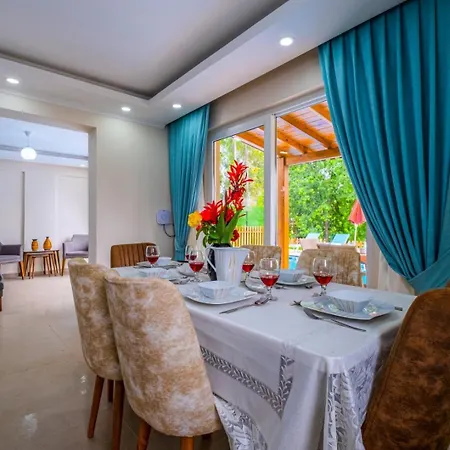 Lilly Hotel 4*