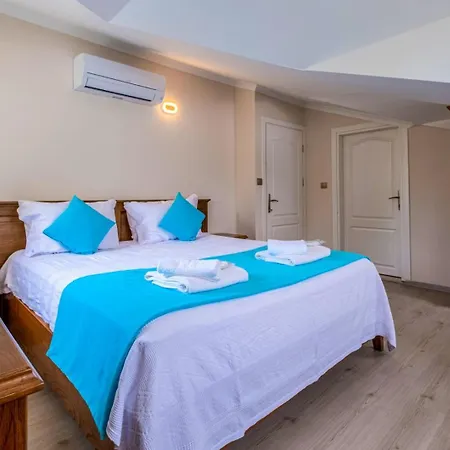 Lilly Hotel 4*